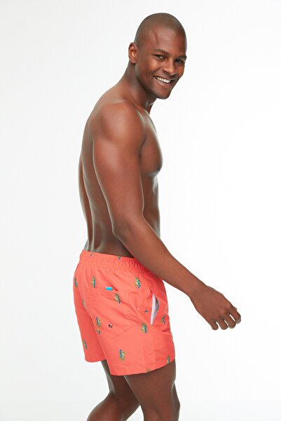 Trendyol Collection Rote kurze tropische Badebekleidung Meer Shorts TMNSS22DS0003