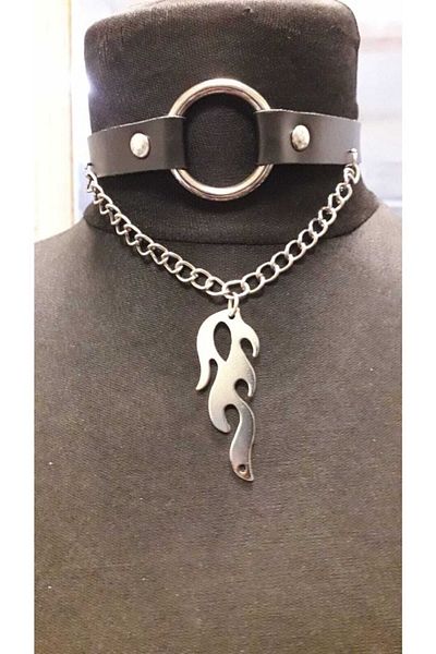 Deneme Zamanı Upright Leash - Flame Choker Detailed Ring