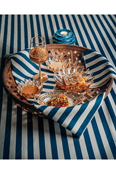 cömert bal Hakkari Şemdinli Karakovan Petek Bal (1 Kutu 2 Kg)