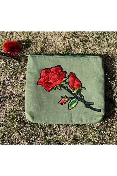Gönülden Tasarım Чанта за грим с бродерия и пайети с червена роза, 28x25 см