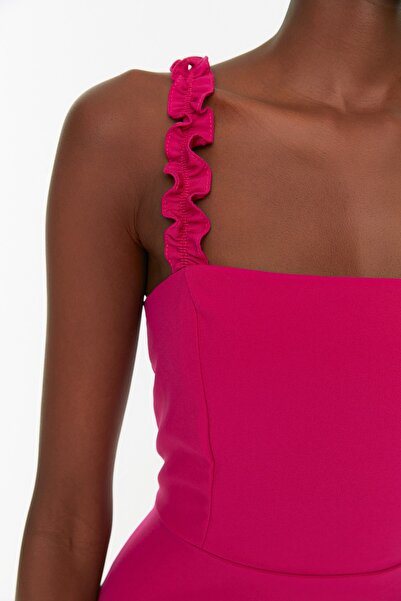 Trendyol Collection Detailní mini tkané šaty s fuchsiovým čtvercovým límcem TWOSS22EL2175