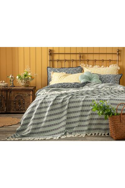 English Home Тъкана единична покривка за легло Belle 160x240 см, тъмносиня – Celedon