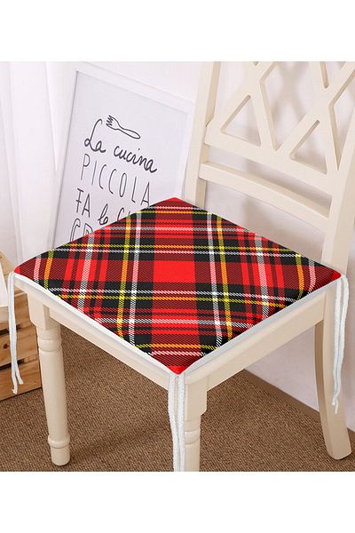 Realhomes Plaid Patterned Zippered Chair Cushion with Red Background