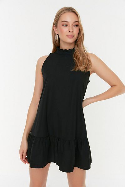 Trendyol Collection Černé mini tkané šaty bez rukávů uvolněného střihu TWOSS22EL00139