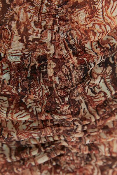 Trendyol Collection Mini pletené plážové šaty - abstraktní vzor, průhledná plisovaná TBESS22EL0702