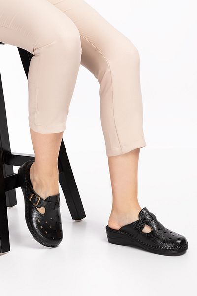 Akgün Terlik Women's Black Genuine Leather Orthopedic Comfortable Sabo Slippers