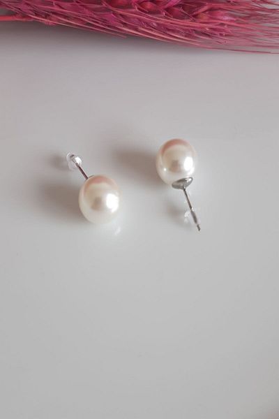 BB wikiki Pearl Model Stud Earrings