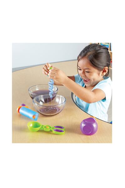 Learning Resources مجموعة نقل لتنمية المهارات الحركية الدقيقة للرمل والماء