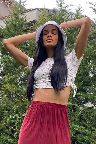 Trend Alaçatı Stili Γυναικεία Dusty Rose Crew Μπλούζα Crop στο πλάι Gathered Thin Ribbed Crop Sf00019