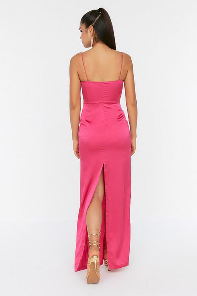 Trendyol Collection Fukszia részletes hosszú estélyi ruhaTPRSS22AE0100