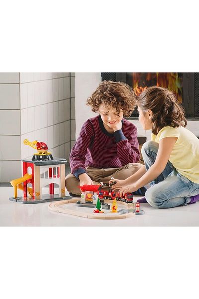 BRIO لعبة محطة إطفاء تعليمية