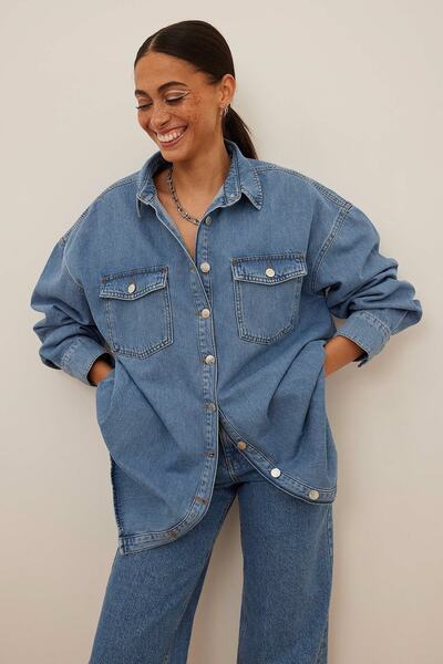 NA-KD Übergroßes Jeanshemd - Hellblau
