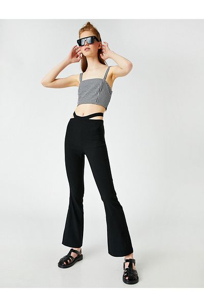 Koton Hose mit Cut-out-Details