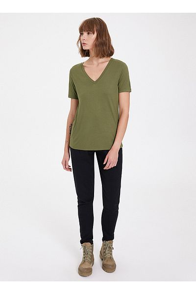 WESTMARK LONDON Tricou kaki cu decolteu în V din viscoză ecologică Ecovero West Mark London pentru femei