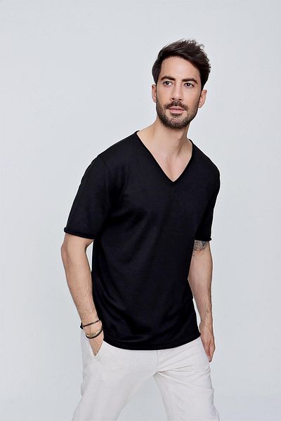 CHUBA Ανδρικό μπλουζάκι με λαιμόκοψη V Loose Fit Βαμβακερό λεπτό πλεκτό μαύρο 22sm204