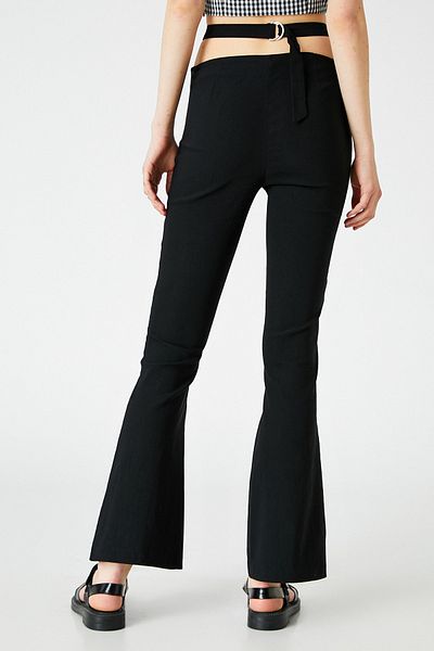 Koton Hose mit Cut-out-Details