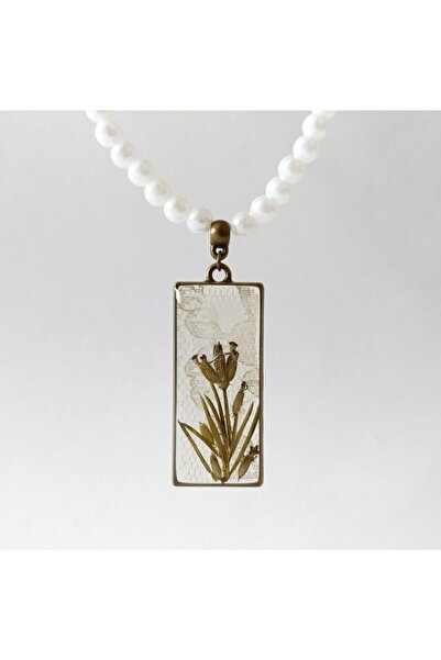 Halley Concept قلادة نسائية مصنوعة يدويًا بتصميم زهرة من الراتنج