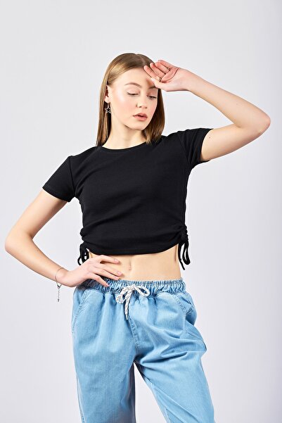 ladyzey Top crop negru pentru femei, cu gât crew, cu șnur lateral