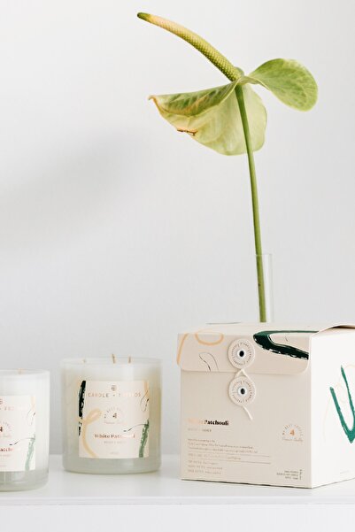 Candle and Friends No.4 White Patchouli Large Cam Mum