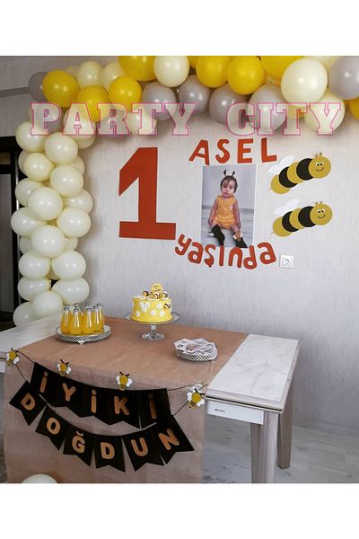 Party City Pack of 30 Macaroons, Yellow-pastel, Yellow-gray Balloons and 5m Balloon Chain