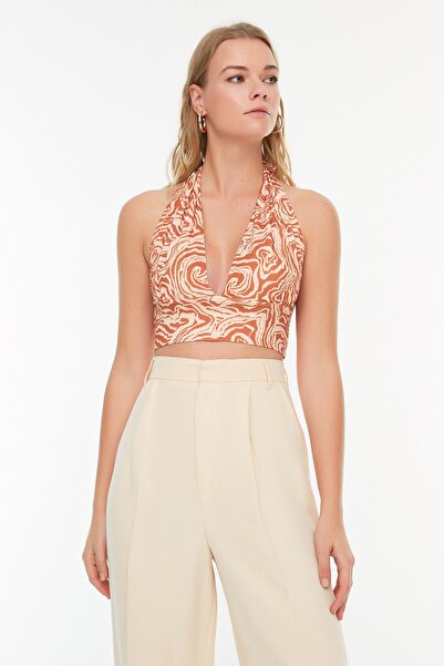 Trendyol Collection Narancssárga nyomott kötőfék nyakba illeszkedő Super Crop rugalmas kötött blúz TWOSS22BZ00130