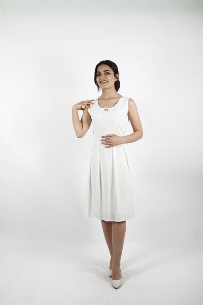 VERA LİFE Rochie albă plisată cu fundă aurie