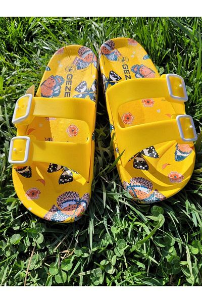 MODA SENİ Gezer Papuci de plajă anti-alunecare pentru femei, cu fluture galben, pentru piscină, papuci anti-alunecare, reglabili cu cataramă