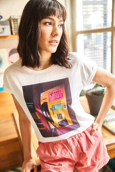 Olalook Γυναικείο εκρού εμπριμέ μπλουζάκι πλεκτό TSH-19000659