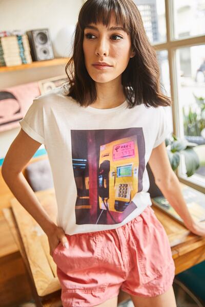 Olalook Γυναικείο εκρού εμπριμέ μπλουζάκι πλεκτό TSH-19000659