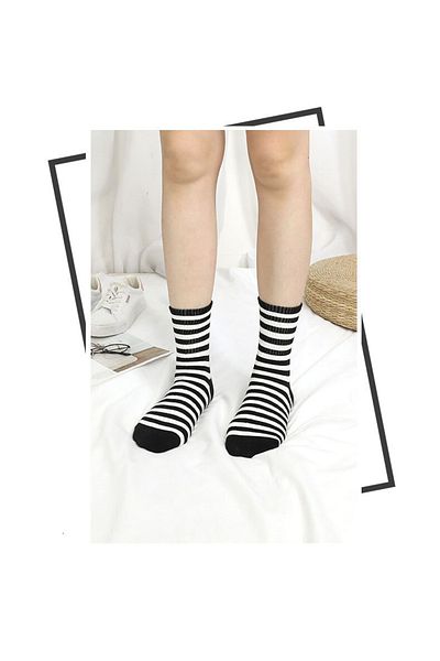 Color Socks Раирани черно-бели чорапи