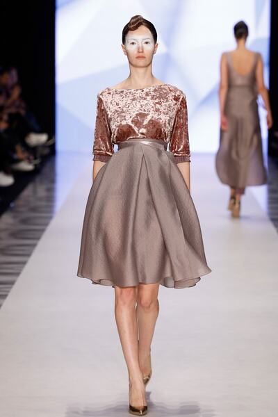 Özlem Erkan Kadife Bluz Dokulu Organze Abiye Etek Takım