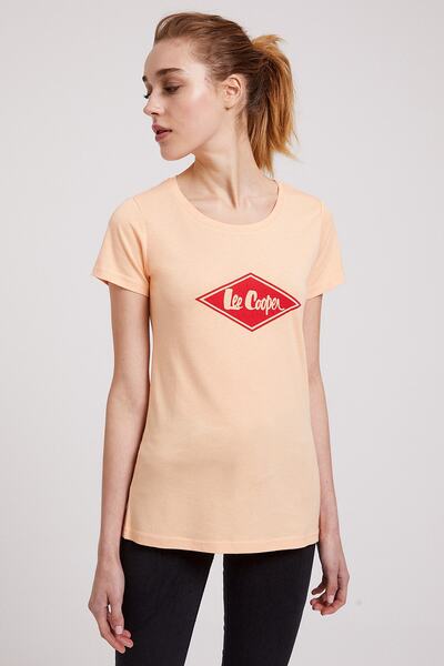Lee Cooper تي شيرت نسائي من اليشم برقبة دائرية سلمون 202 LCF242012