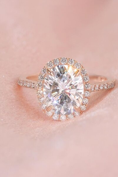 Crystal Diamond Zirconia 2.64 Carat Oval Tektaş Yüzük