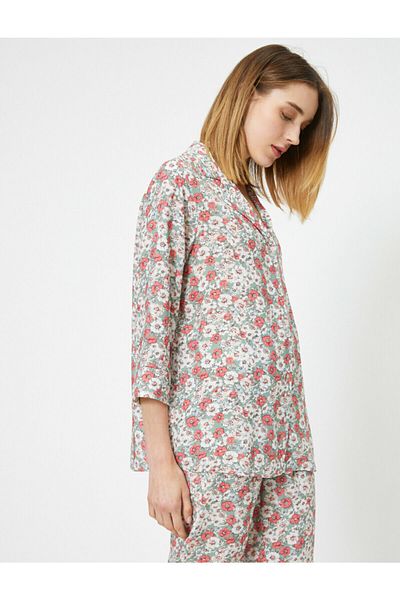 Koton Damen-Pyjama-Oberteil mit V-Ausschnitt und langen Ärmeln, gemustert und mit Knöpfen