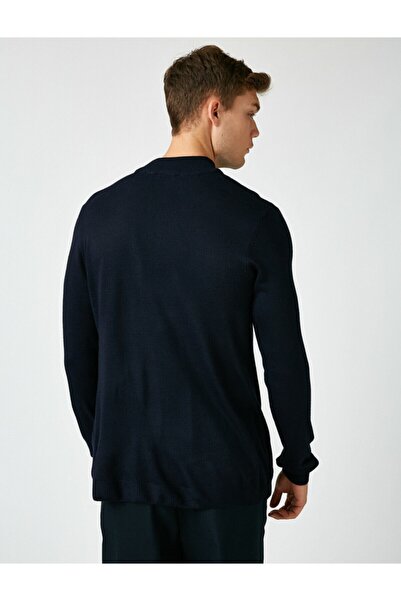 Koton Marineblaues, langärmeliges Baumwoll-T-Shirt mit hohem Kragen für Herren