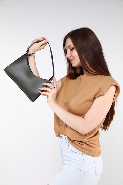 Güce Geantă de mână și de umăr cu curea baghetă verde kaki Gc 009024