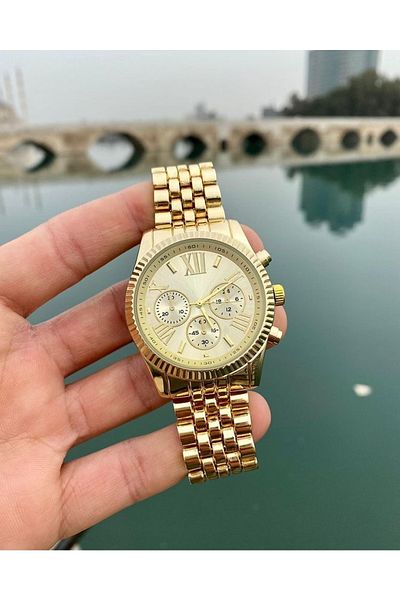 Ricardo Analog Unisex Steel Wristwatch with Roman Numerals