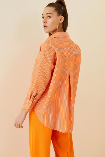 Swist Orange gestreiftes Oversize-Damenhemd mit Taschen