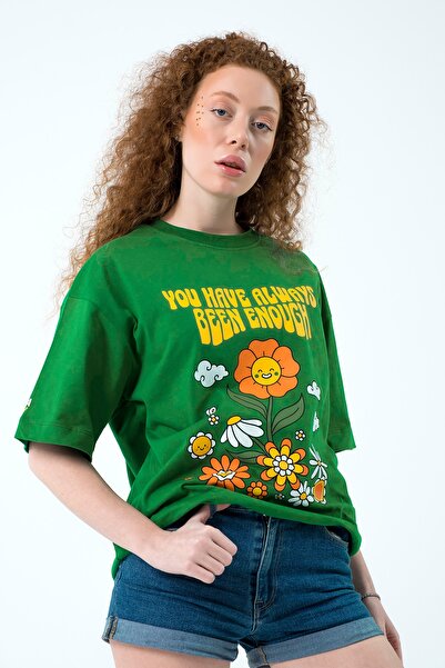 Eazy Co Eazy Green Happy Flowers Unisex Extra Oversize εμπριμέ κοντομάνικο μπλουζάκι