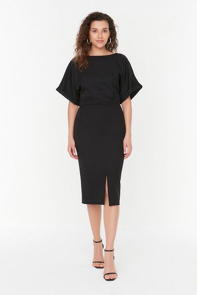 Trendyol Collection Černé zadní tkané šaty TWOSS22EL00342