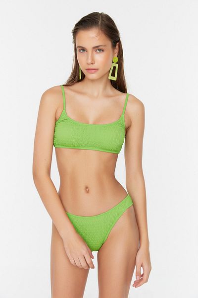 Trendyol Collection Зелені плавки бікіні Gipeli Regular Leg Regular TBESS22BA0010