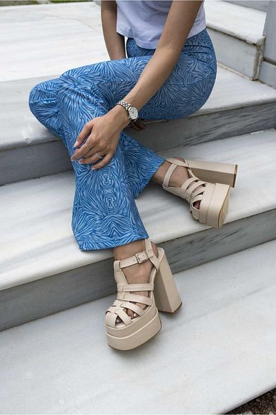SHOEBELLAS Pantofi cu toc cu platformă dublă Karny Nude Cage