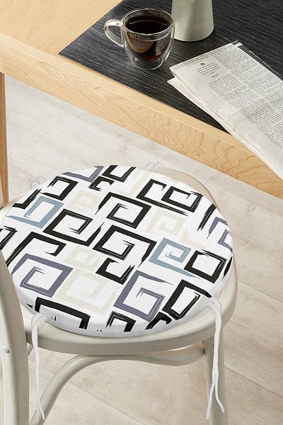 Realhomes Modern Digital Printed Round Zippered Chair Cushion with Gray Black Labyrinth Drawing
