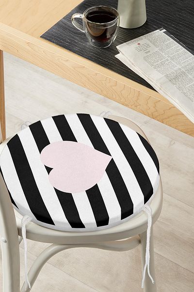 Realhomes Modern Heart Patterned Digital Printed Round Zippered Chair Cushion