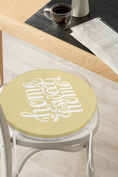 Realhomes Home Sweet Home Digital Printed Round Zippered Chair Cushion