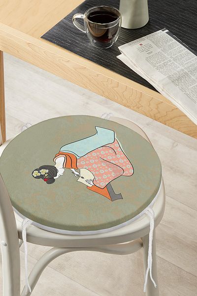 Realhomes Japanese Female Figure in Traditional Clothes Special Design Modern Round Zippered Chair Cushion