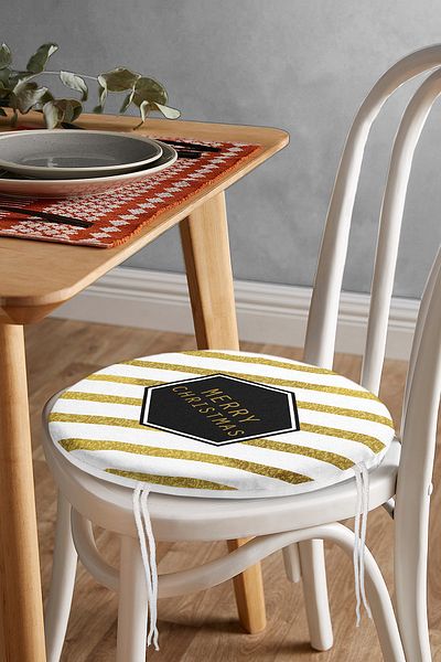Realhomes White Floor Gold Detailed Merry Christmas Written Digital Printed Round Zippered Chair Cushion