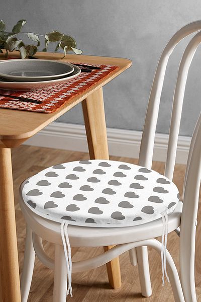 Realhomes Heart Pattern Digital Printed Round Zippered Chair Cushion
