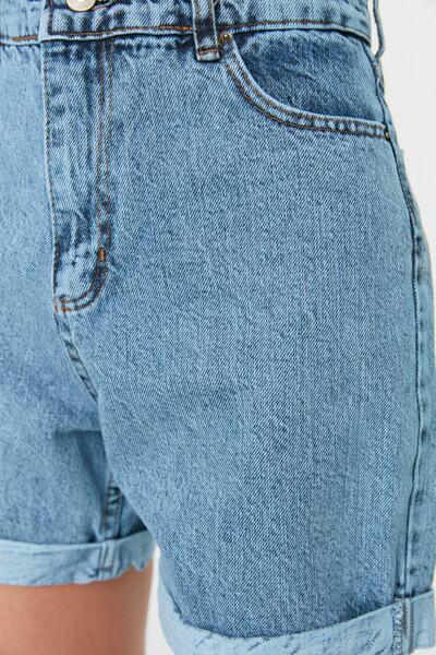 Trendyol Collection Modré džínové šortky s vysokým pasem TWOSS22SR00143