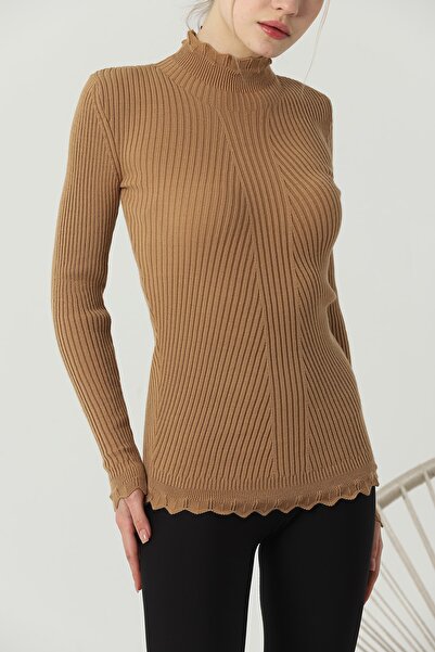 VEGENZE Women's Camel Sleeve and Collar End Lace Ruffle Detail Half Fisherman Knitwear Sweater